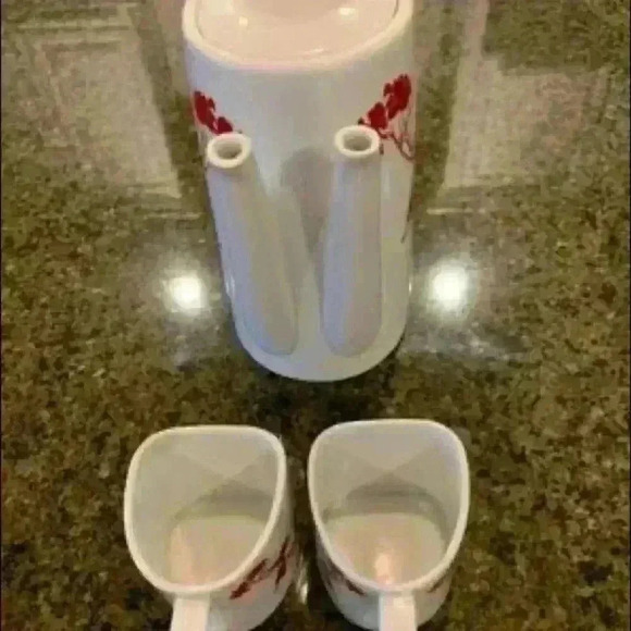 Marla Dawn Two-Spout, 2 Quart Teapot with two mugs - Picture 6 of 7